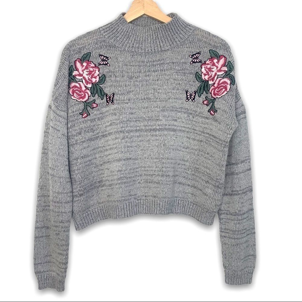 Cloud Chaser Rose Appliqué Crop Grey Sweater